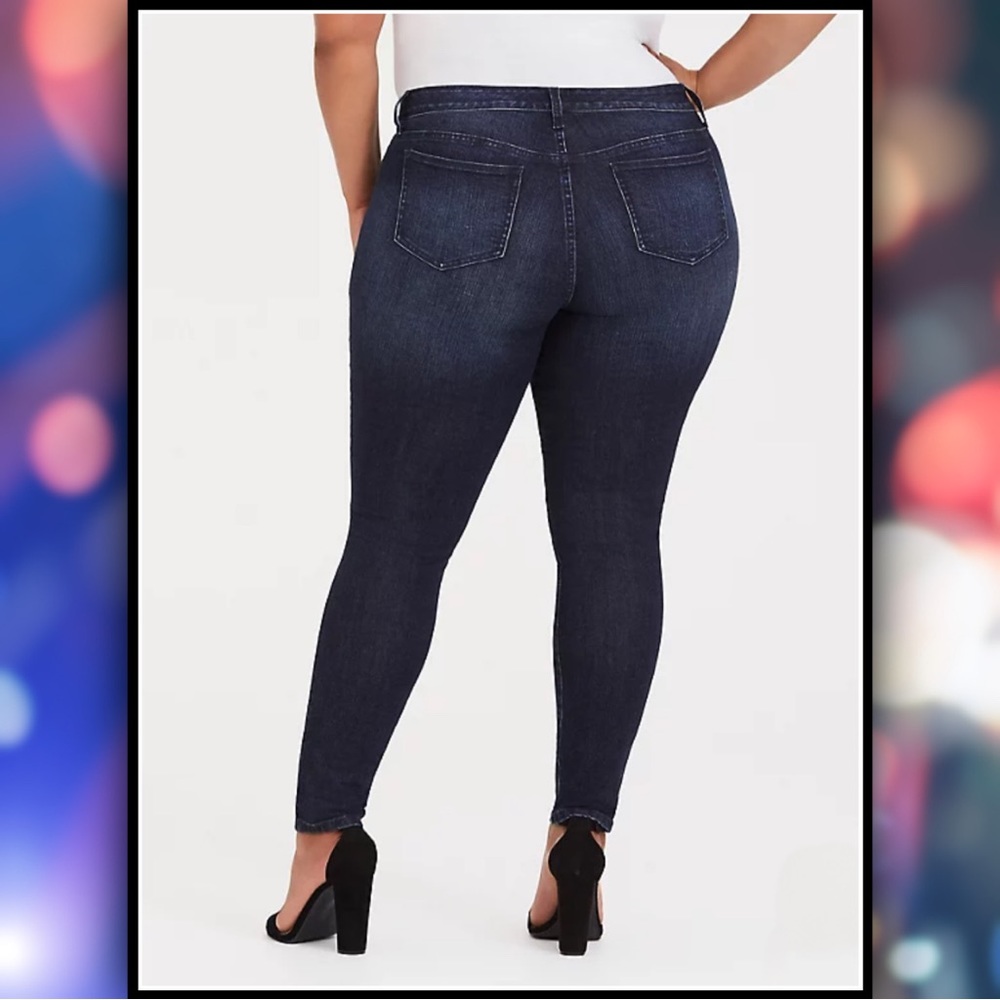 TORRID Dark Wash Skinny Jean #Tdwkj8B - Picture 2 of 5